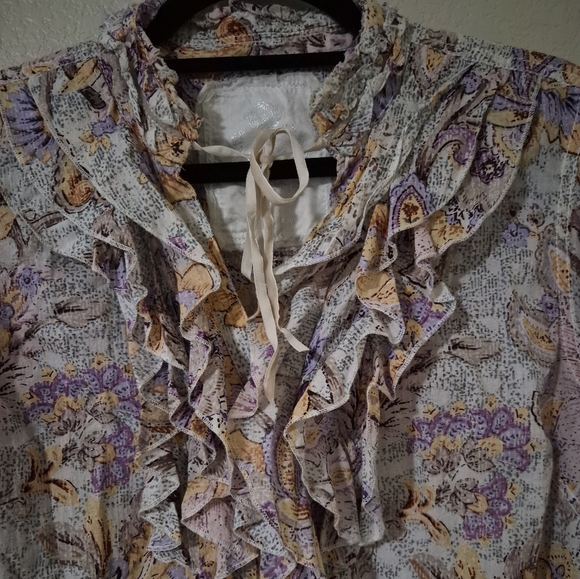 Cino Cotton Floral Blouse With Ruffled Collar And Neck Tie - Picture 3 of 7